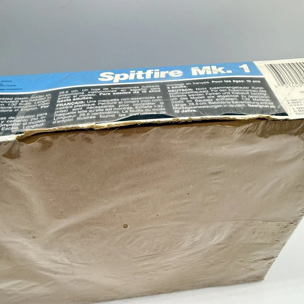 Revell Spitfire Mk.1 Lone Eagles 1/32 Scale Airplane Model Kit #4555 New Vintage